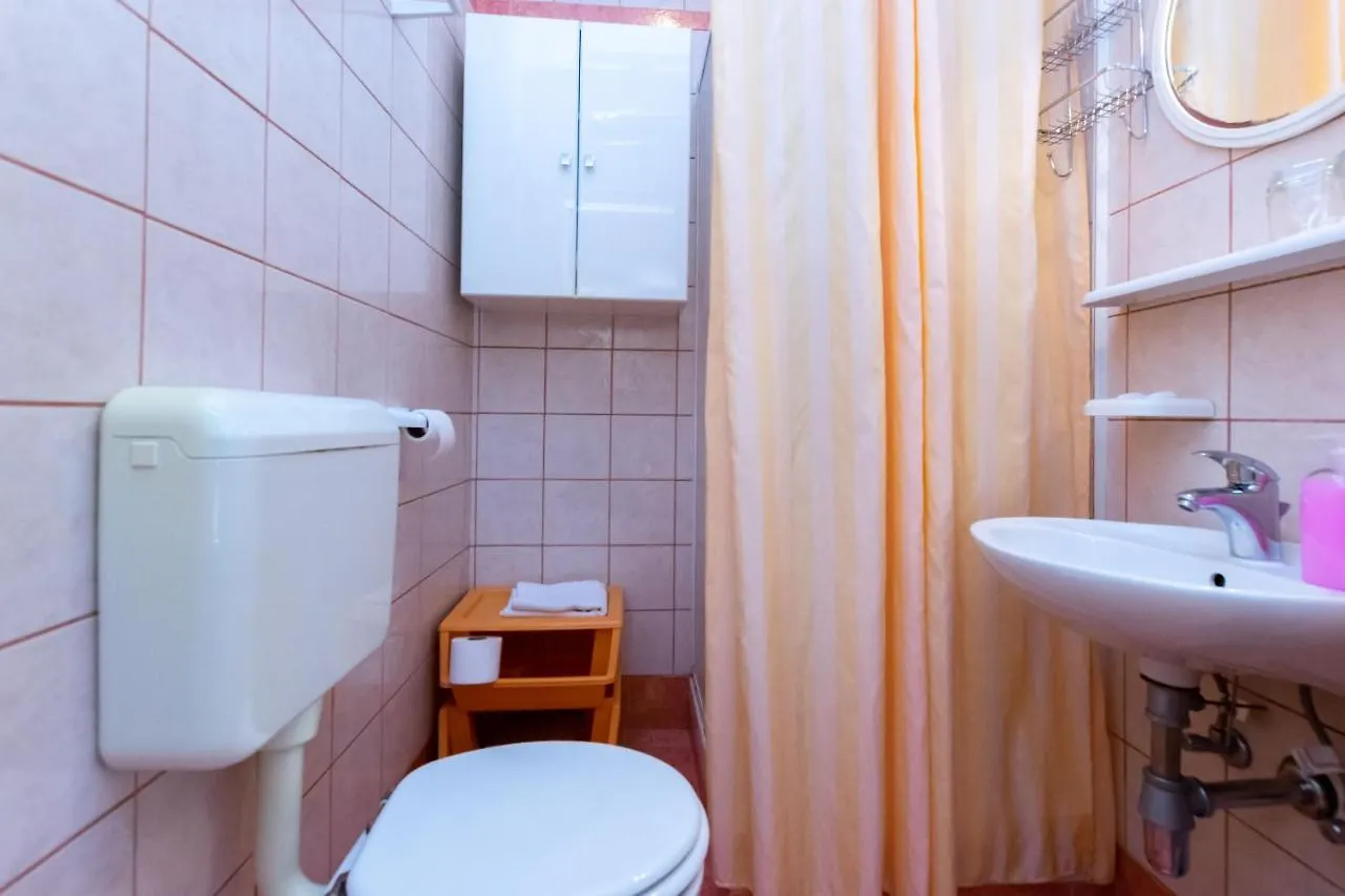 Rooms Marica B Rab Town Guest house